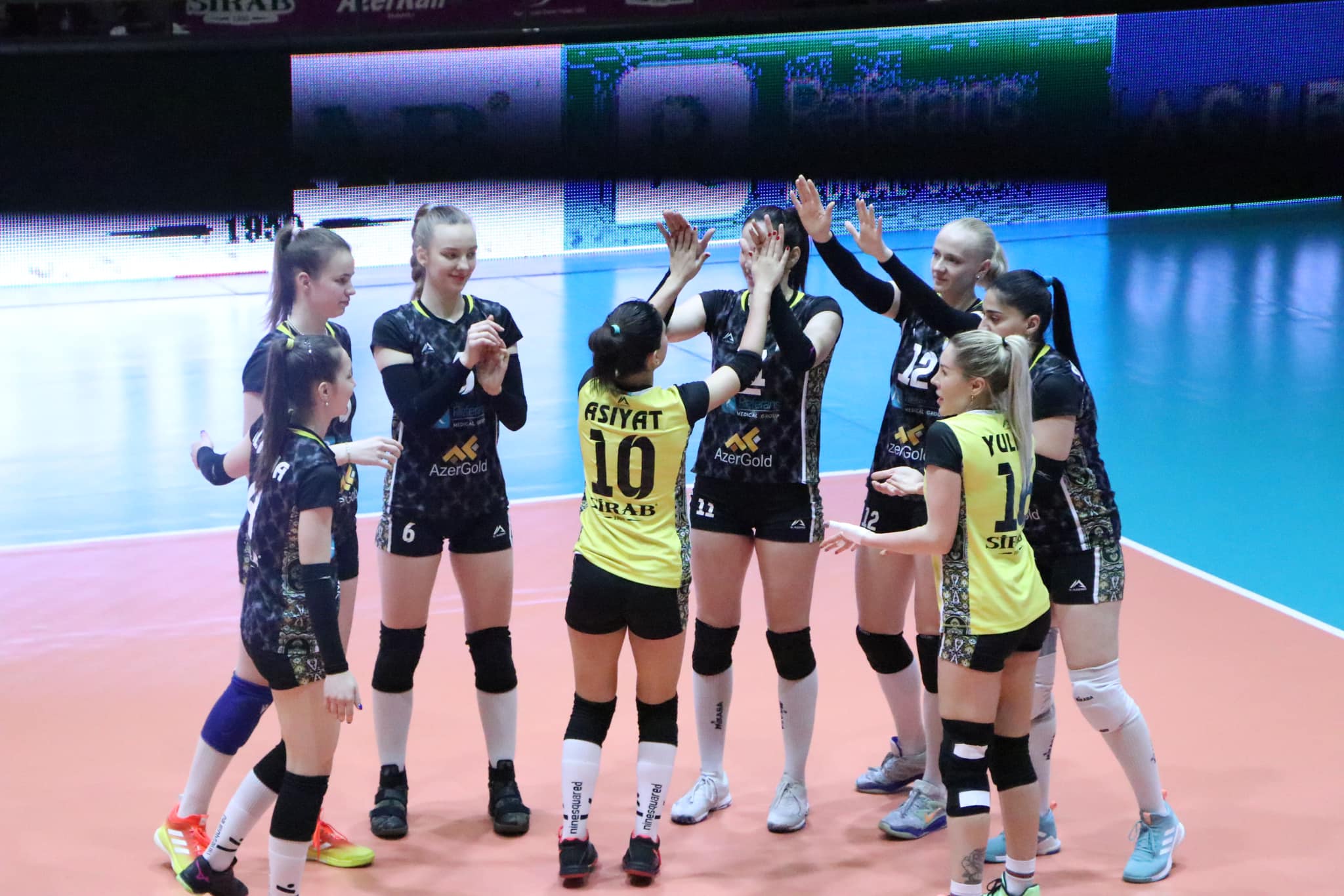 Azerreyl ilk yarımfinal oyununda qalib gəldi